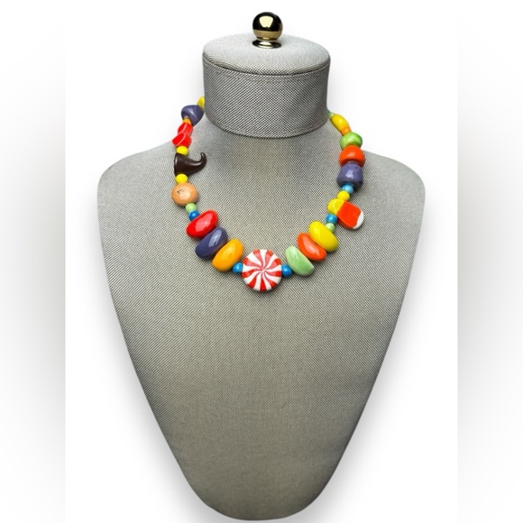 1980s Parrot Pearls Candy Land Necklace - Picture 2 of 10